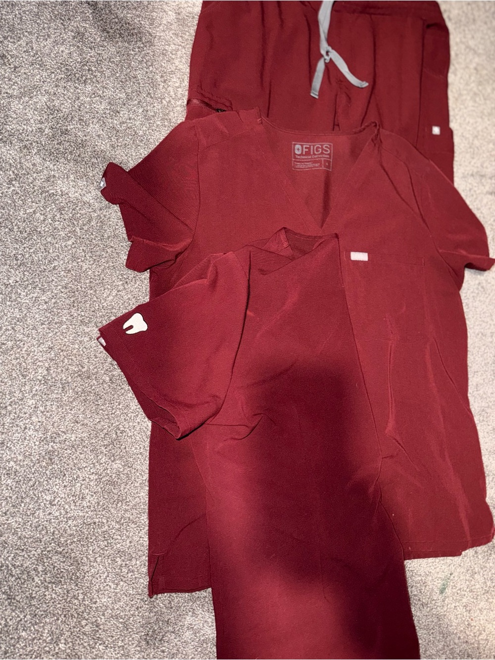 Figs Scrub Set - Burgundy (2 tops, 1 bottom) L